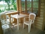 На веранде можно укрыться от жары